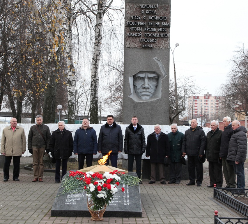 2019_11_26_возложение2.jpg 2019_11_26_возложение2.jpg