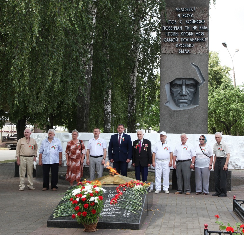 2020_07_06_ДН - возложение 2.jpg 2020_07_06_ДН - возложение 2.jpg